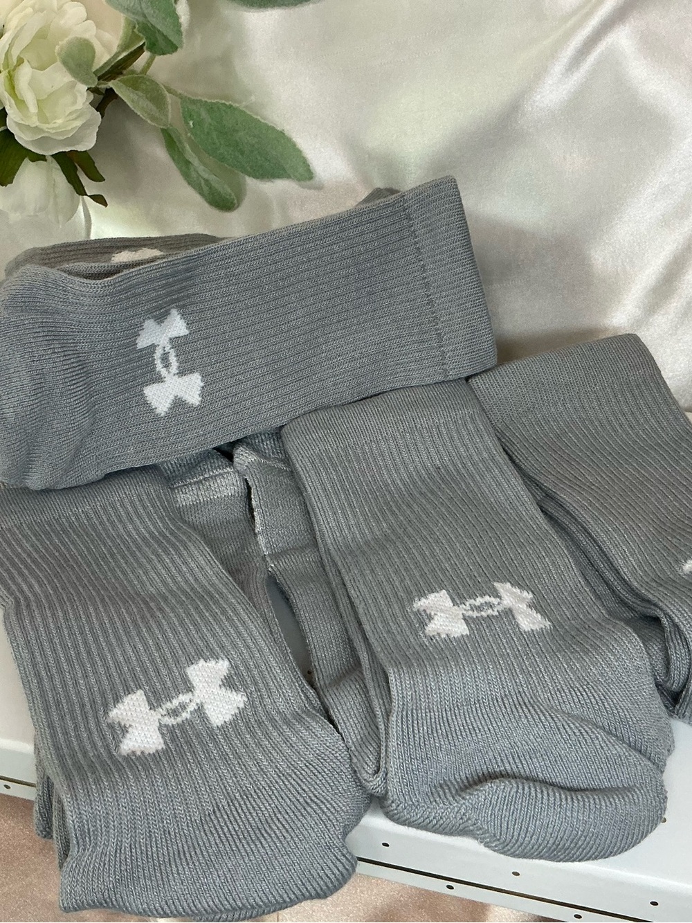 NWOT Under Armour Men’s Gray Athletic Crew Socks Medium- 6 Pack